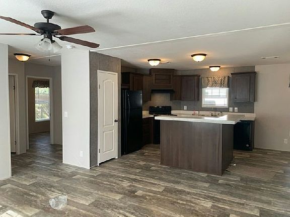 5th image of 9307 Eden Dr #456