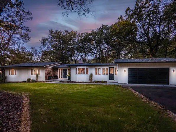 40W709 Grand Monde Dr, Elburn, IL 60119