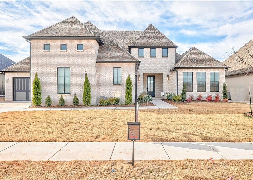 1st image of 2925 Gold Finch Dr