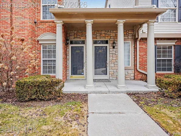 3399 Tremonte Cir S, Rochester, MI 48306