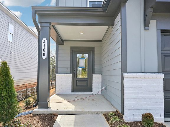Exterior - Graceful lines and classic charm never fade.