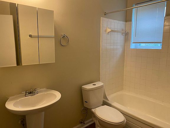 5th image of 1701 Westover Ave SW APT 9