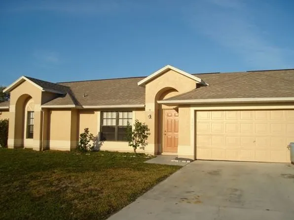 2002 SW Ember St, Port Saint Lucie, FL 34953