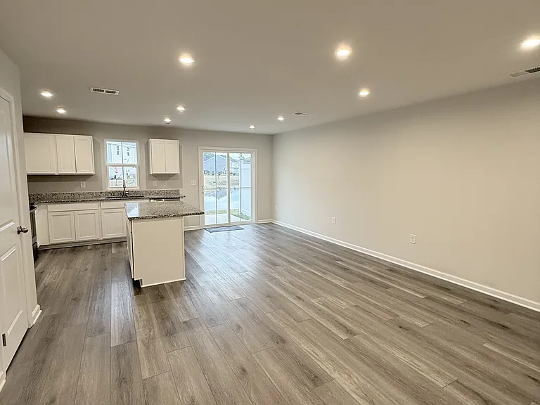 400 El Camino Dr #B — Photo 11