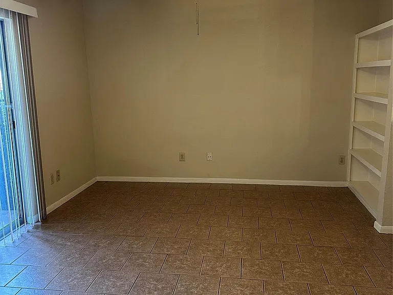 2121 Hepburn St #310 — Photo 3