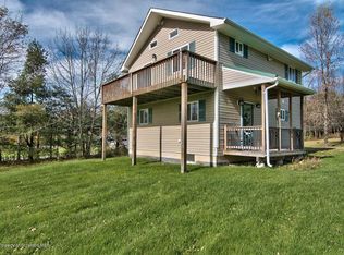 255 Meadow Dr, Union Dale, PA 18470