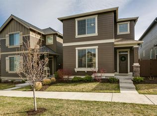 20767 NE Smoke Stack Ln, Bend, OR 97701