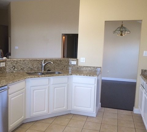 Kitchen w/ new appliances