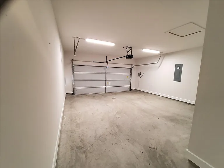 20814 Flat View Dr — Photo 32