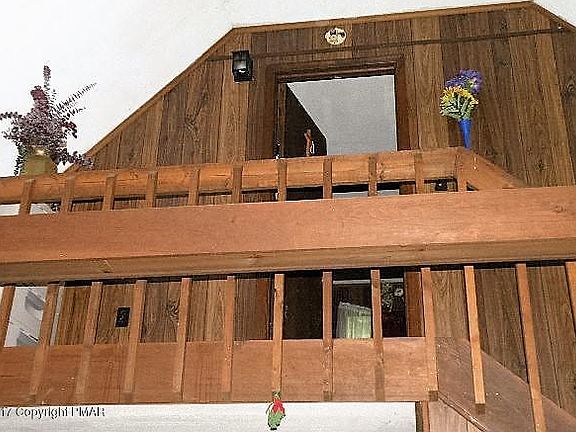 3rd image of 112 Elk Run Rd