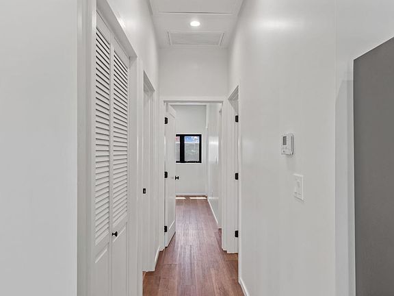 4th image of 4130-32 Monroe St #830685c2e