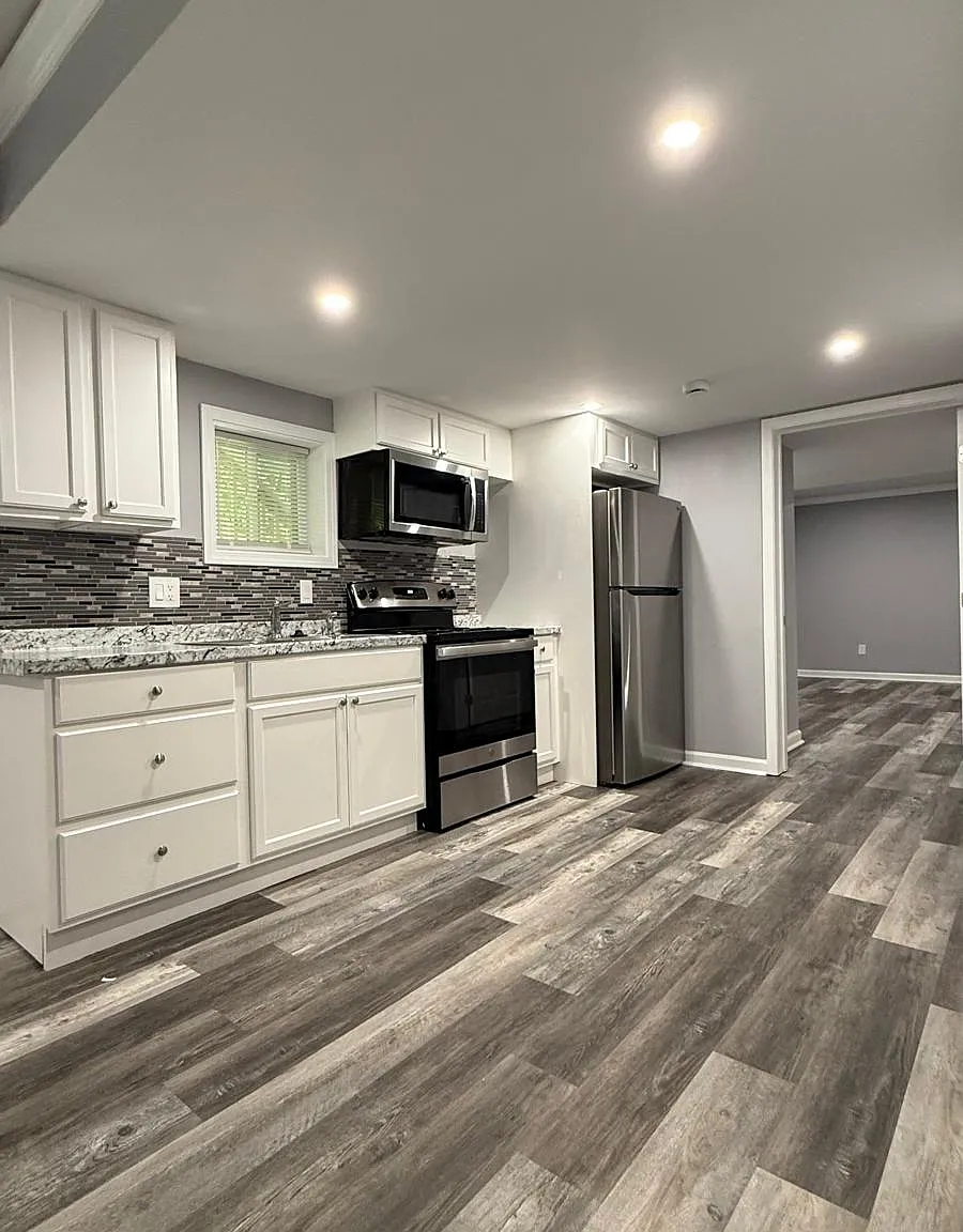 715 Simon Ive Dr — Photo 3