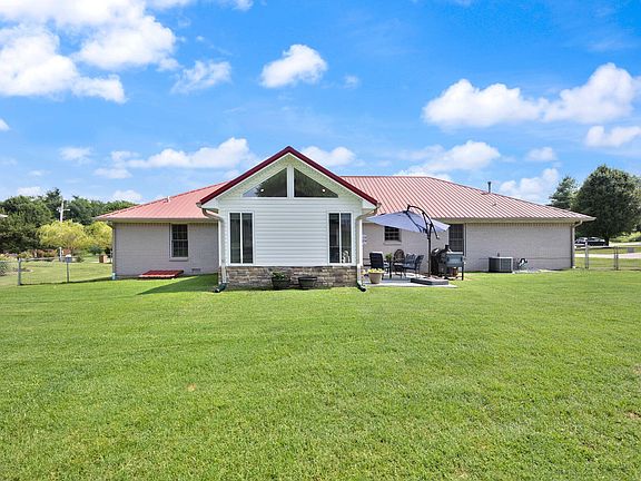3rd image of 117 Greenside Dr