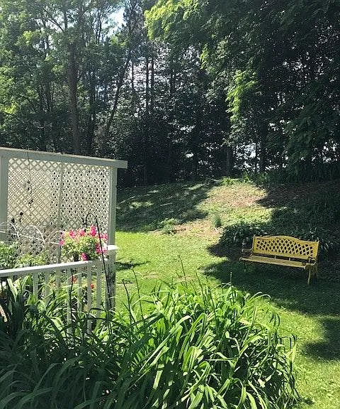 306 W Barrington Dr — Photo 2