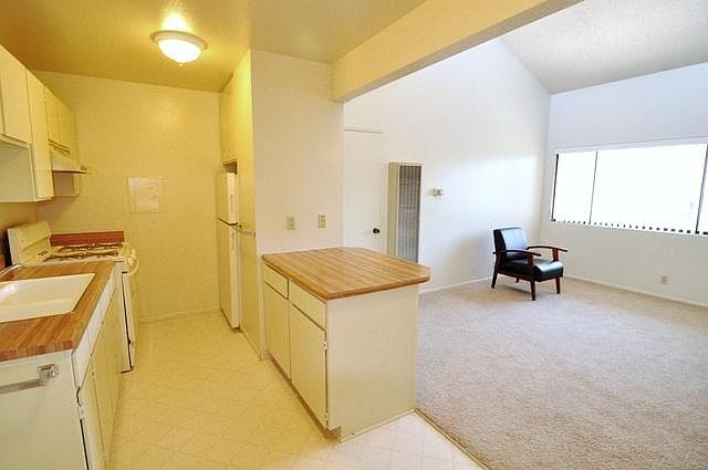 2nd image of 326 Hollipat Center Dr APT 10