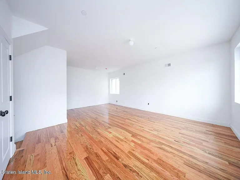 136 Beach St #2 — Photo 10