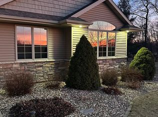 17784 185th St, Manchester, IA 52057