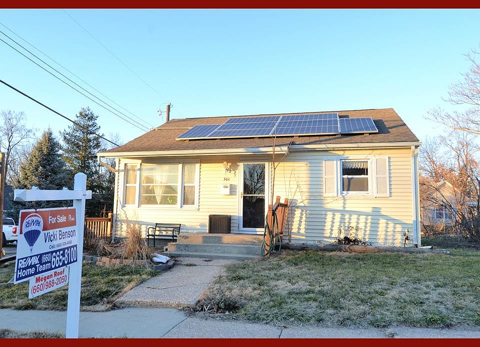 1st image of 301 E Hickory St