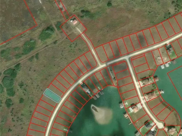 26 W Lago Loop Rd, Port O Connor, TX 77982