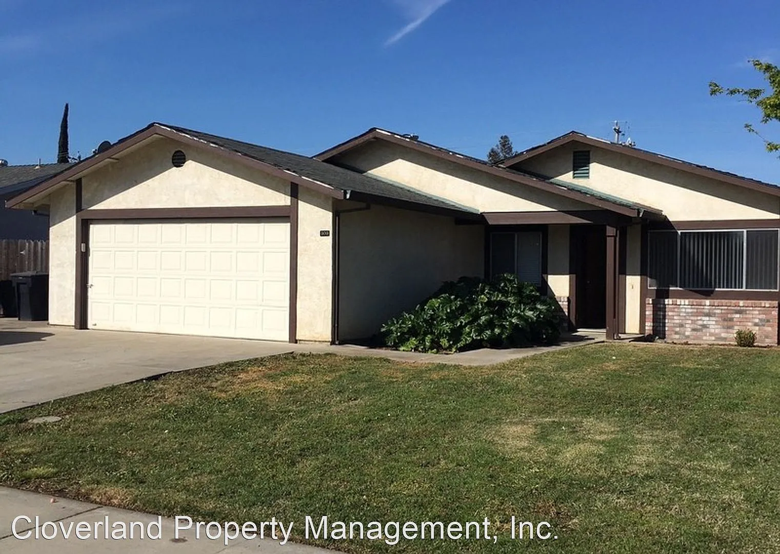303 Blossom Dr photo 1