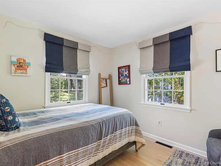 570 Hippodrome Dr — Photo 13