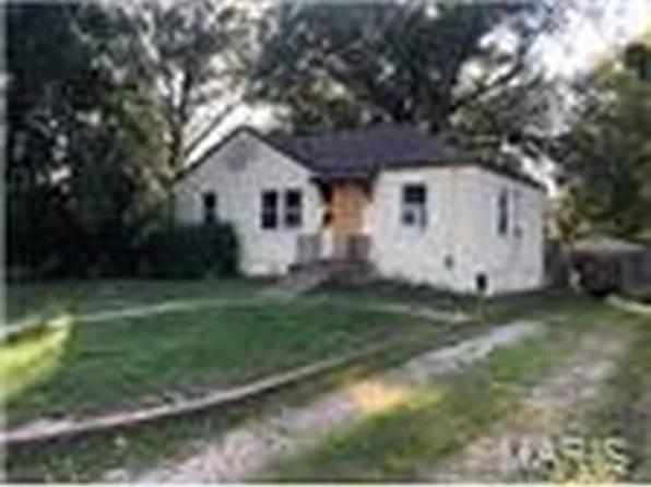 3715 Raymond Ave, Bridgeton, MO 63044
