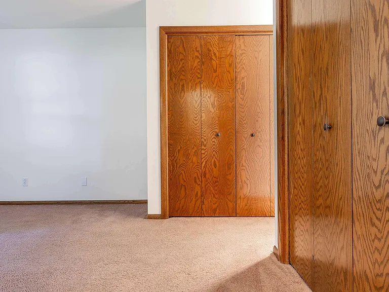 5101 Mineral Point Rd #8 — Photo 20
