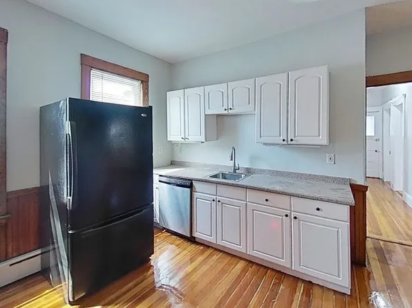 152 Minot St #3, Boston, MA 02122