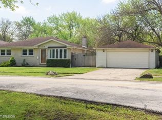 919 W Stonemill Ave, Addison, IL 60101