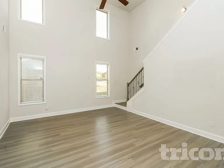 371 Ireland Ln — Photo 1