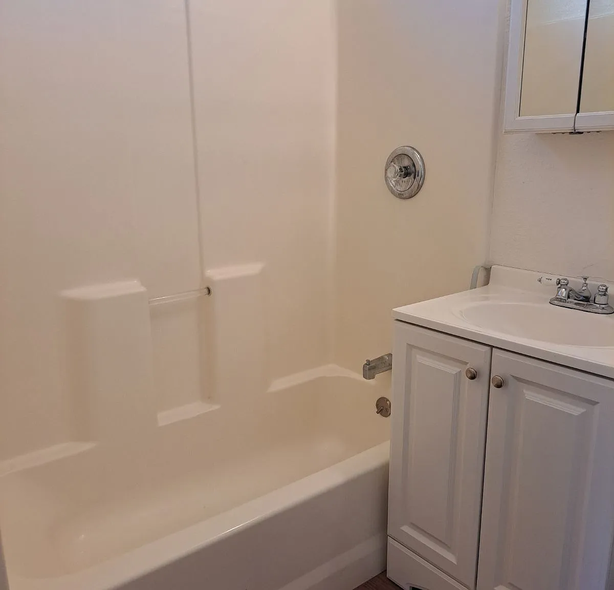 926D Elm Ave — Photo 1