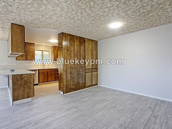 3rd image of 10105 NW 11th Ave