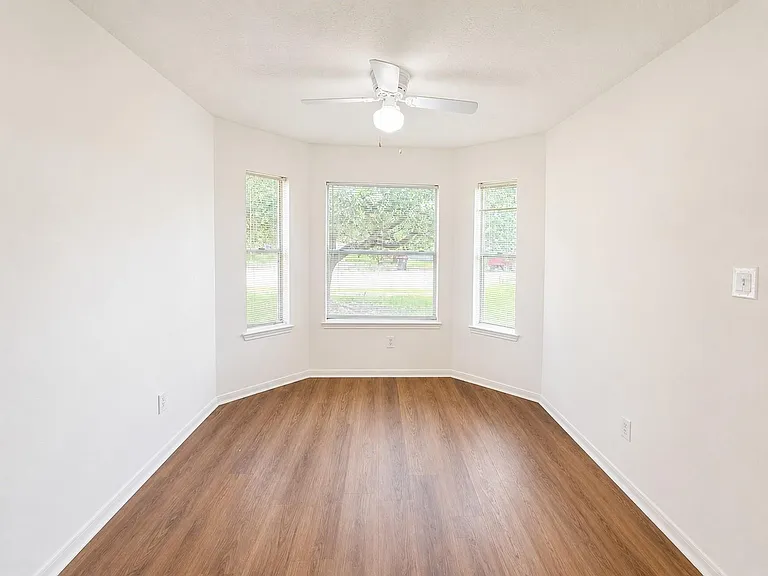 18023 Lago Forest Dr — Photo 6