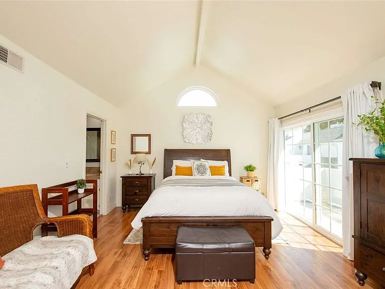 7310 Balboa Blvd #F — Photo 26