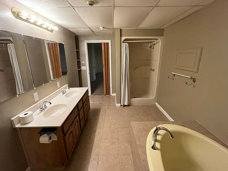 370 Farmbrooke Ln — Photo 33