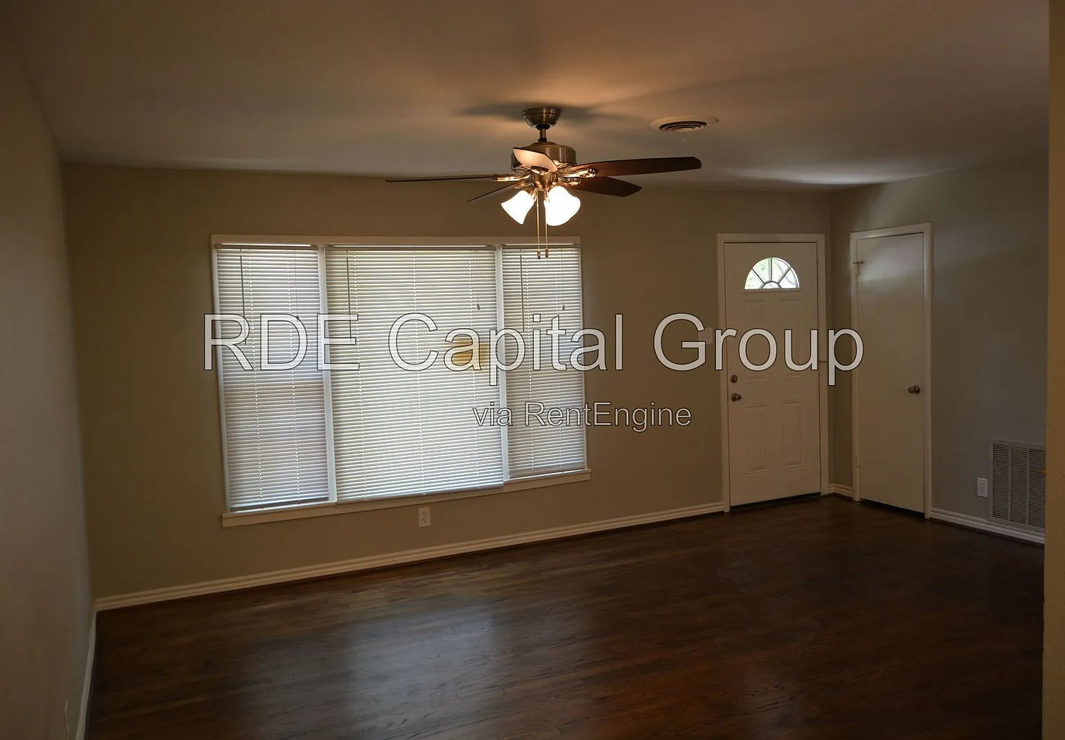 3 bed, 2.0 bath, 1592 sqft, $1,995 — Photo 4