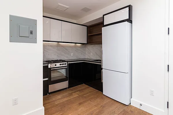 Rented by Nooklyn NYC LLC | media 51