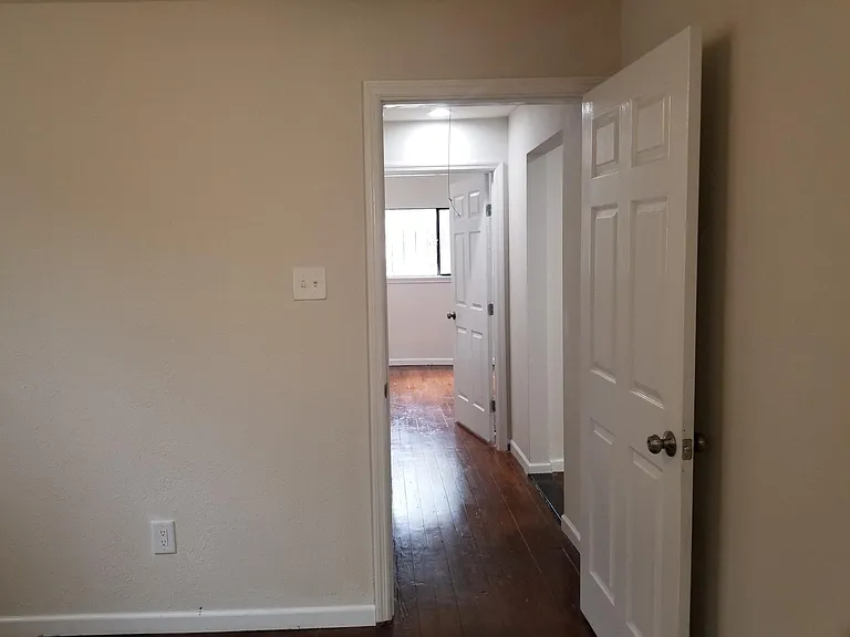 6830 Greenhurst St — Photo 20