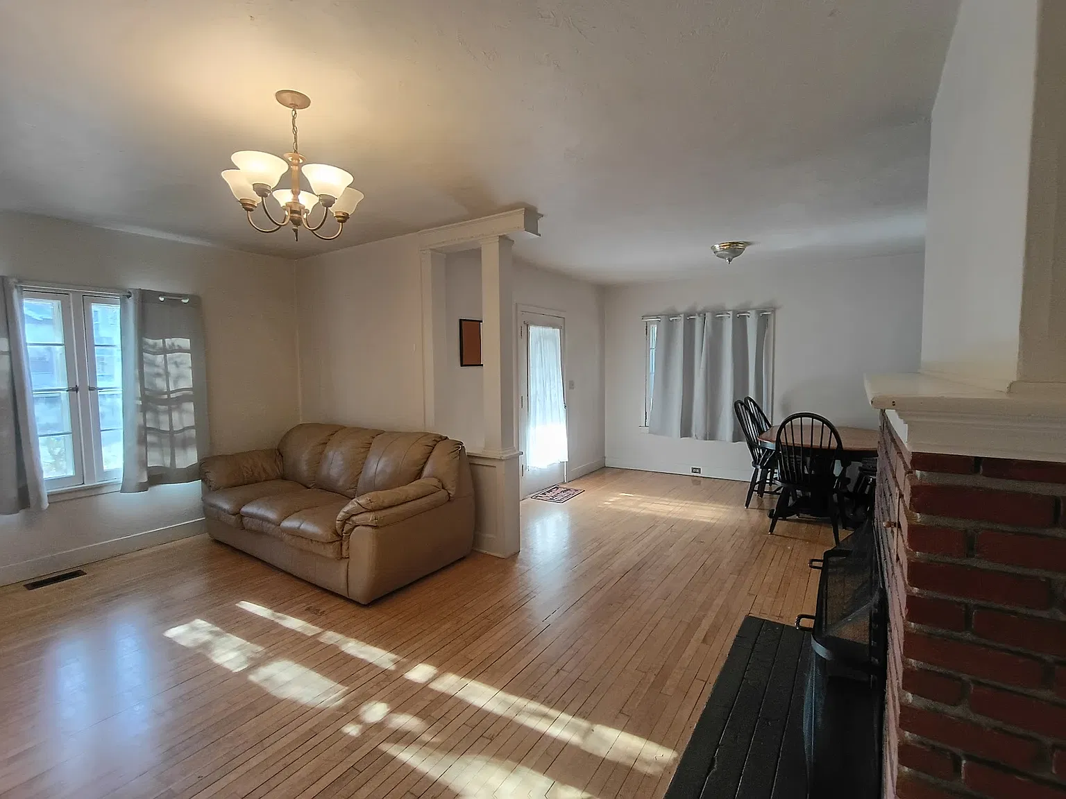 2725 NW Arnold Way — Photo 2
