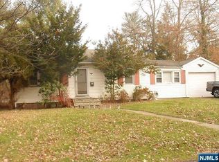 15 Julia St, Closter, NJ 07624