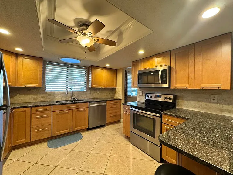 653 Pelican Bay Dr — Photo 7