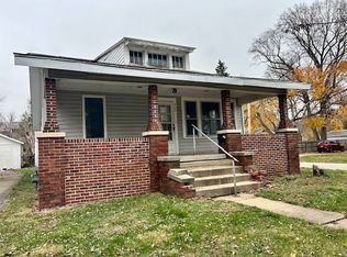 802 W Waggoner St, Decatur, IL 62526