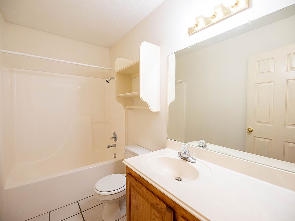 401-BROUSSARD-BATHROOM2_01182023