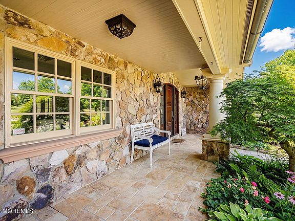 2nd image of 654 Valley Road