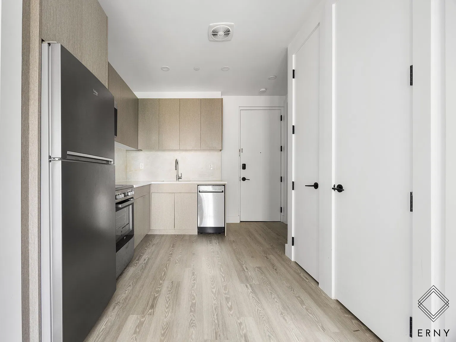 706 East 32nd Street — Photo 3