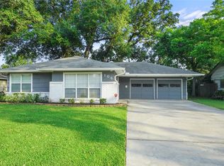106 Chestnut St, Lake Jackson, TX 77566