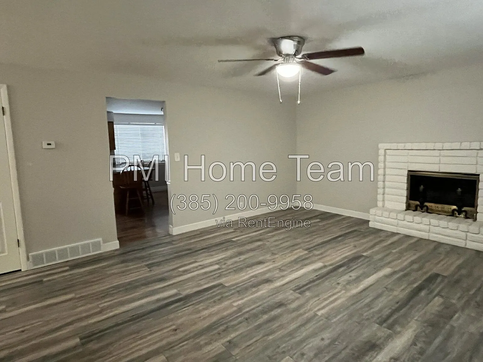 3 bed, 3.0 bath, 2200 sqft, $2,400 — Photo 4