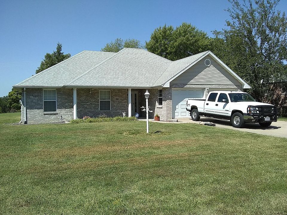1st image of 303 Thomas Dr