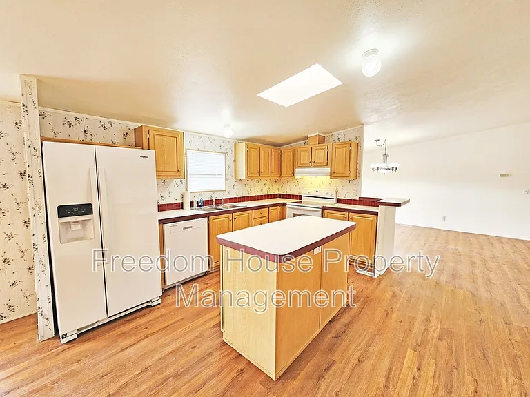 5220 Jerry Ave — Photo 8