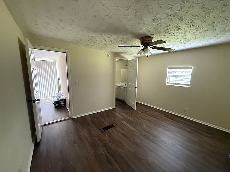 3122 Moody Ave — Photo 10